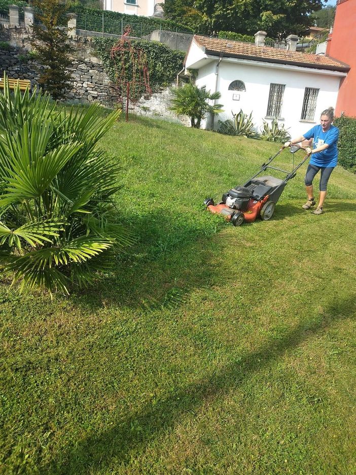 Gli Amici di Bagnella tirano a lucido il parco del Barone Lamberto