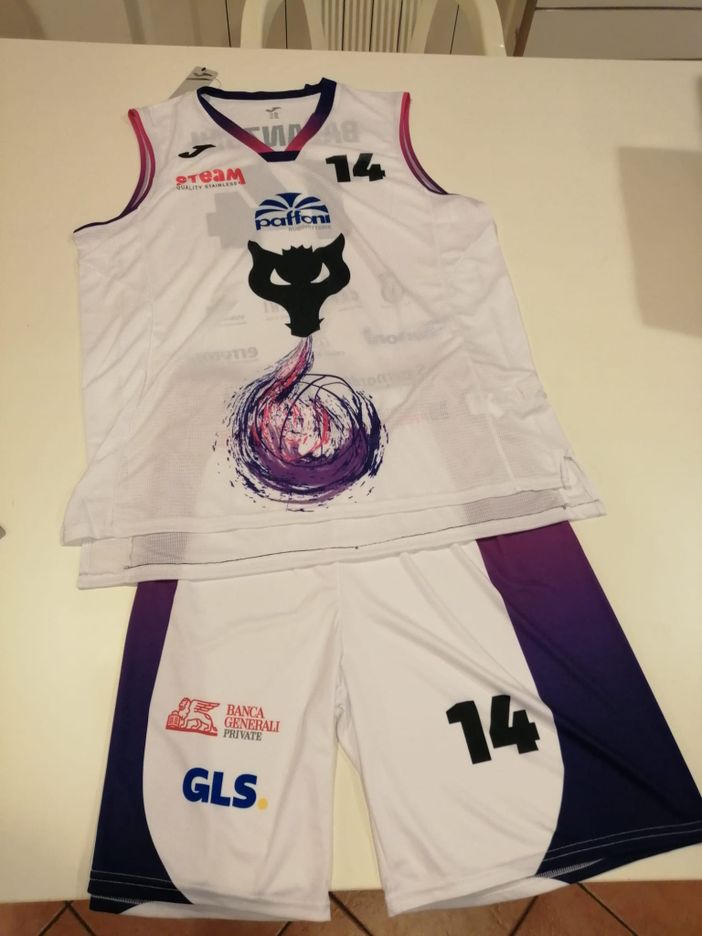 Paffoni affronta Legnano con la maglia solidale disegnata dalle alunne del Dalla Chiesa Spinelli