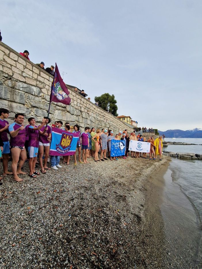 Tradizione e coraggio: il cimento invernale di Ghiffa Tradizione e coraggio: il cimento invernale di Ghiffa
