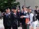 Un defibrillatore di ultima generazione dal Cantante della Solidarietà al Comando dei carabinieri