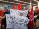 Protesta dei sindacati davanti al Grattacielo