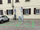 Parcheggi riservati alle auto elettriche a Omegna: protestano i commercianti