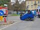 Microcar si ribalta in una rotonda a Trobaso