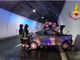 Auto perde il controllo in galleria sulla A26, ferito un 20enne Auto perde il controllo in galleria sulla A26, ferito un 20enne