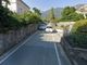 Arriva il senso unico in via Oltrefiume a Baveno
