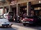 Auto contro il pilone di un condominio, il conducente portato in ospedale