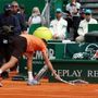 Montecarlo, super Berrettini: doppio bagel a Medvedev e il russo distrugge la racchetta
