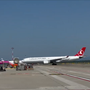 L'aereo atterrato a Malpensa dalla Turchia con a bordo le salme dei sub italiani morti alle Maldive L'aereo atterrato a Malpensa dalla Turchia con a bordo le salme dei sub italiani morti alle Maldive