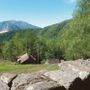 Terre di Mezzo Tour: la tappa da Cossogno a Miazzina, un'escursione tra i borghi, mostra storica e canti popolari Terre di Mezzo Tour: la tappa da Cossogno a Miazzina, un'escursione tra i borghi, mostra storica e canti popolari
