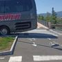 Parcheggi all’imbocco della passerella ciclo pedonale, è polemica