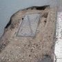 Strade dissestate a Omegna: in via Manzoni una buca pericolosa e non segnalata