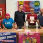 Da sinistra Fabiana Brumana, Anna Caione, Marco Coppola, Gianni Morandi, Emanuele Avalle Da sinistra Fabiana Brumana, Anna Caione, Marco Coppola, Gianni Morandi, Emanuele Avalle