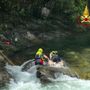 Scivola nel fiume San Bernardino e viene trascinato dalla corrente: salvato un 32enne