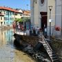 Omegna, pulizia straordinaria nel centro con i volontari FOTO Omegna, pulizia straordinaria nel centro con i volontari FOTO