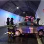 Auto perde il controllo in galleria sulla A26, ferito un 20enne