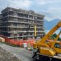 Anche sull’ultima facciata di Villa Pos sono comparsi i ponteggi