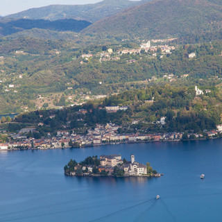 &quot;Un lago di libri&quot;: torna a Orta San Giulio il festival letterario tra arte, natura e parole