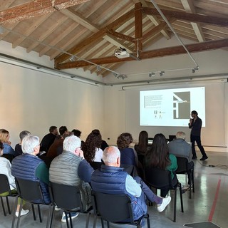 Architettura circolare e sostenibile, grande partecipazione a Verbania per l’incontro con Paolo Simeone