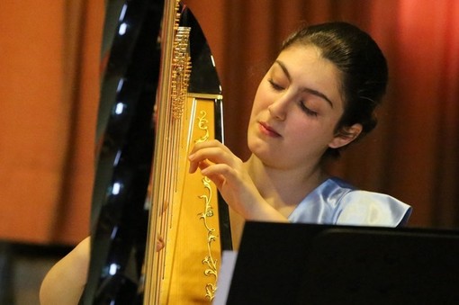 A Lesa il recital dell'arpista Morgana Rudan A Lesa il recital dell'arpista Morgana Rudan