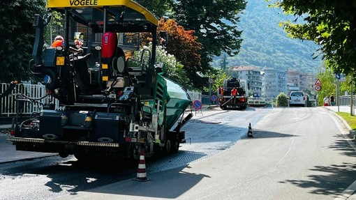 Omegna, ripartono i lavori di asfaltatura in diverse zone della città Omegna, ripartono i lavori di asfaltatura in diverse zone della città