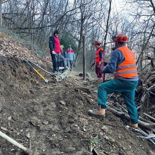 A Omegna i volontari dei quartieri rendono la città più vivibile