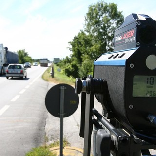 Controlli della velocità con i radar mobili in Ticino: i paesi interessati da oggi