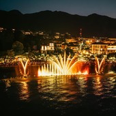 Domani il gran finale con fontane danzanti e show di droni Domani il gran finale con fontane danzanti e show di droni