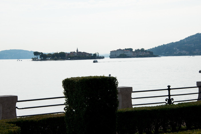 Concerto all’alba sul lago a Villa Fedora: “Naturali armonie” con il vibrafonista Davide Merlino