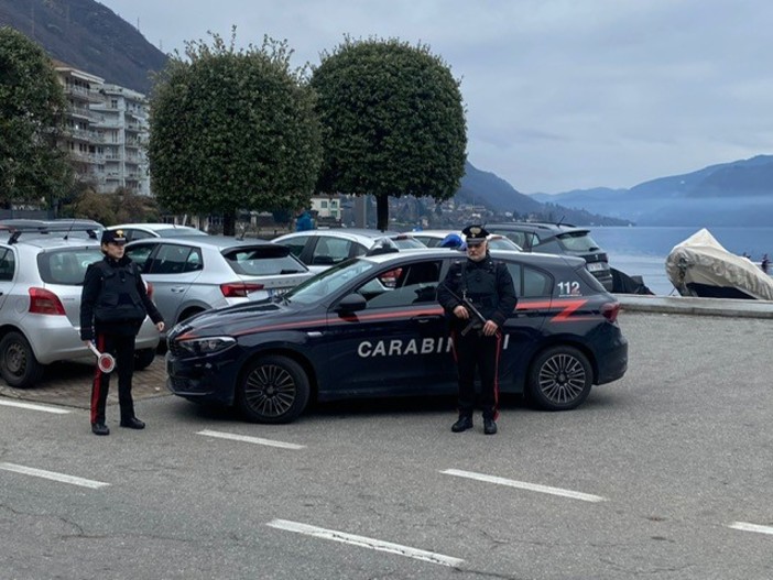 Omegna, denunciato 58enne per ricettazione: recuperati due smartphone rubati