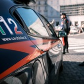 Omegna, fugge dalle violenze del marito e si rifugia nel cimitero: 57enne in carcere
