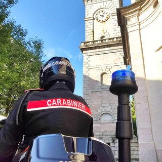 Nascondevano la droga nei boschi: arrestati due giovani spacciatori