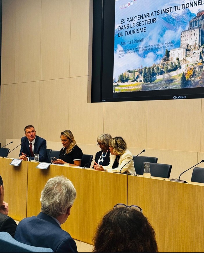 Il Piemonte al senato di Parigi per la conferenza sul ruolo strategico dei trasporti nel turismo transfrontaliero
