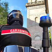 Nascondevano la droga nei boschi: arrestati due giovani spacciatori