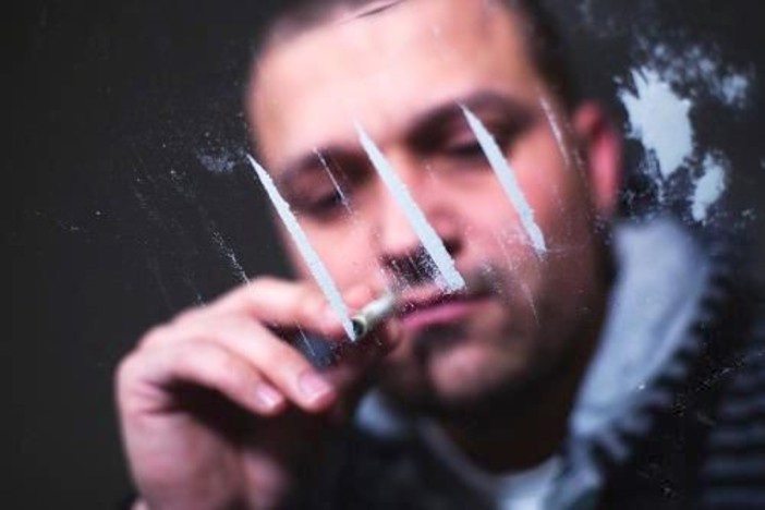 Spaccio di droga a Intra, arrestata una donna di 41 anni con 30 grammi di coca