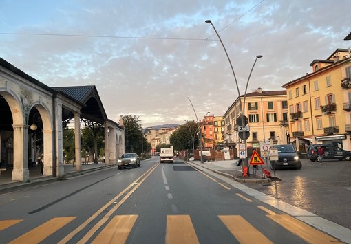 “Asfalto danneggiato lungo corso Mameli”
