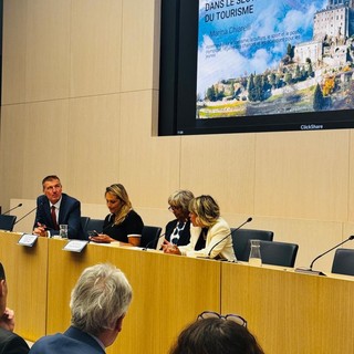 Il Piemonte al senato di Parigi per la conferenza sul ruolo strategico dei trasporti nel turismo transfrontaliero