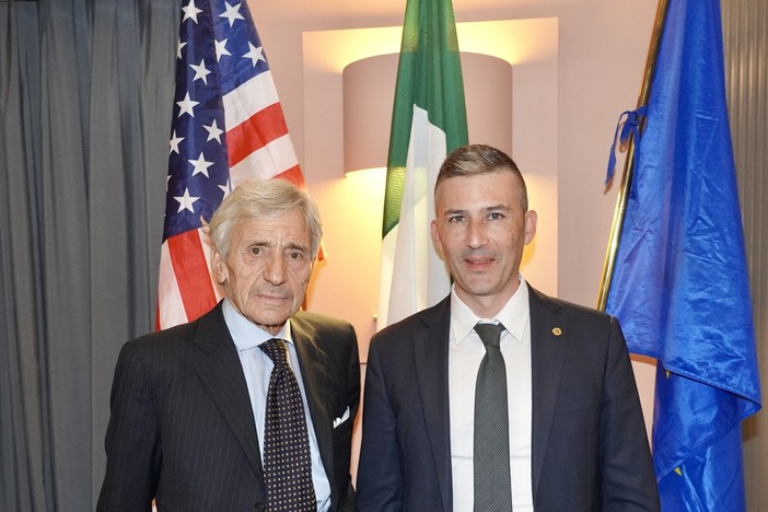 A sinistra il dott. Antonio Rinaudo a destra presidente Club avv. Claudio Carlini A sinistra il dott. Antonio Rinaudo a destra presidente Club avv. Claudio Carlini