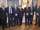 In foto da sx: maggiore Rondano, Nobili, presidente Club Macaluso, Cav. Tagliacollo (ONAOMAC), senatore Borghi, Corti e maggiore Recupero In foto da sx: maggiore Rondano, Nobili, presidente Club Macaluso, Cav. Tagliacollo (ONAOMAC), senatore Borghi, Corti e maggiore Recupero