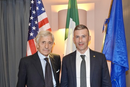 A sinistra il dott. Antonio Rinaudo a destra presidente Club avv. Claudio Carlini A sinistra il dott. Antonio Rinaudo a destra presidente Club avv. Claudio Carlini