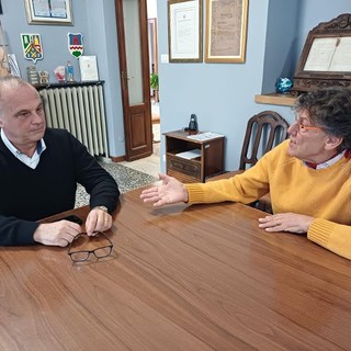 Le fiabe di Rodari si accendono di luce: videomapping con le opere di Mauro Maulini ad Omegna e Orta