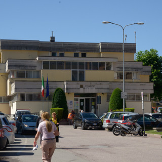 Gravellona accoglie i nuovi nati con un omaggio alle famiglie