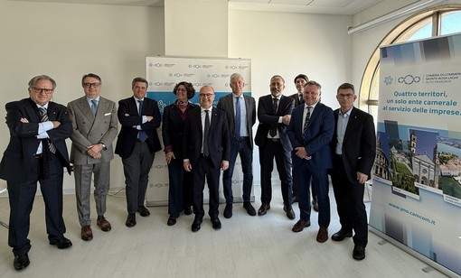 Nella foto da sinistra: Impaloni, Robiglio, Carrà, Bona, Santarella, Giovanardi, Capra, Ciccioni, Sartoretti, Ferraris Nella foto da sinistra: Impaloni, Robiglio, Carrà, Bona, Santarella, Giovanardi, Capra, Ciccioni, Sartoretti, Ferraris