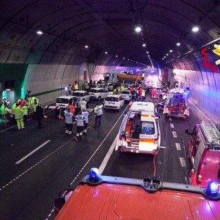 Incidente mortale sull’A1:  indagato il conducente del camion