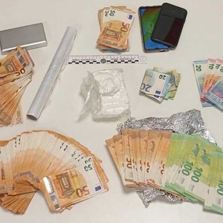 Verbania, sequestrati oltre 250 grammi di cocaina e 25 mila euro: arrestato un 27enne