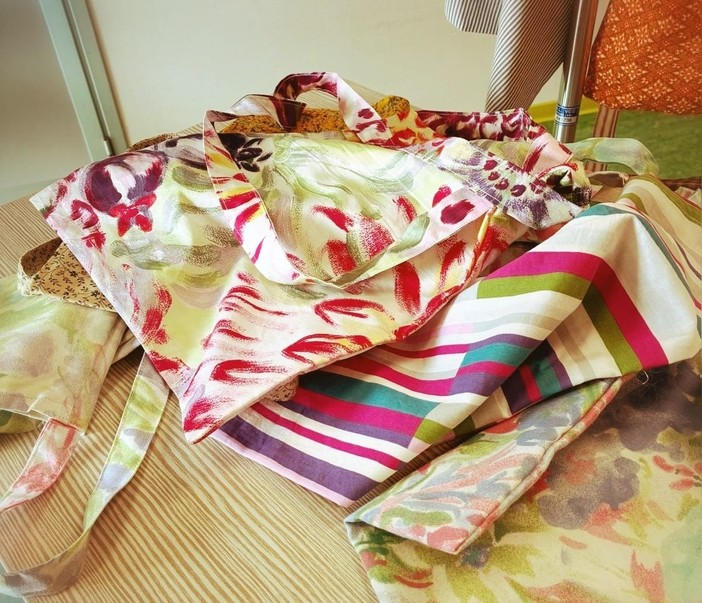 Le borse per drenaggi donate dagli Amici dell'oncologia