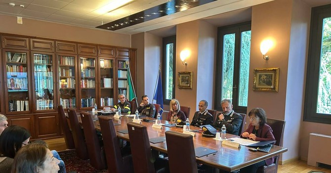 Giovani e prevenzione dei rischi: in Prefettura un tavolo per promuovere comportamenti consapevoli Giovani e prevenzione dei rischi: in Prefettura un tavolo per promuovere comportamenti consapevoli