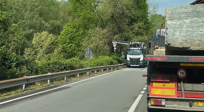 Ancora lunghe code sulla statale del lago  