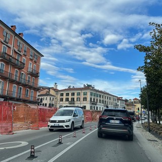 “Coi lavori in centro a Intra, i paletti spartitraffico sono pericolosi?”