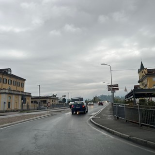 Fanno discutere le strisce pedonali (cancellate) di corso Mameli