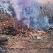 L'incendio al bivacco Vald (foto tratta dal sito del Parco) L'incendio al bivacco Vald (foto tratta dal sito del Parco)